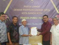 Ketua Bappilu Partai Umat Kota Banda Aceh Terima Formulir Pendaftaran Bacaleg DPRK.