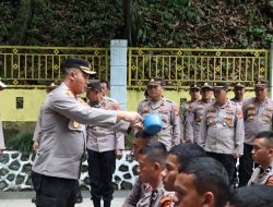 Kapolres Aceh Barat Lakukan Pembaretan Kepada 10 Bintara Remaja.