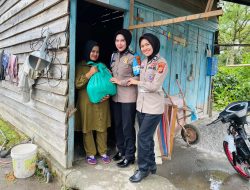 Polwan Polres Bener Meriah Bagikan Sembako Dan Edukasi Masyarakat.