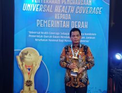 Pj Bupati Simeulue Terima Penghargaan UHC Award 2023 Dari Wapres.
