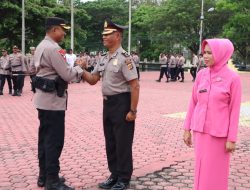 Kapolres Aceh Besar Pimpin Upacara Kenaikan Pangkat Pengabdian.