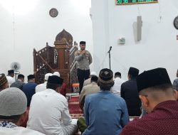 Kapolsek Ulee Kareng Beri Tausyiah Shalat Tarawih Di Mesjid Al Ikhlas Gampong Ilie.