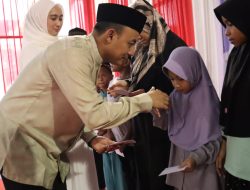 Kapolresta Banda Aceh Bagikan Hadiah Kepada Finalis Festival Anak Sholeh.