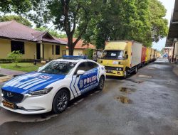 Kapolri Serahkan 30 Paket Sembako Ke Persis Wilayah Jakarta, Banten, dan Jabar.