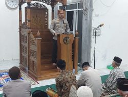 Kapolsek Ulee Kareng Sampaikan Tausyiah Dan Shalat Tarawih Di Mesjid Al-Muhyi Pango Deah.