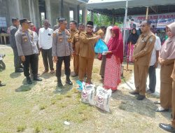 Kapolres Pidie dan Pj Bupati Tinjau Operasi Pasar Di Kecamatan Delima.