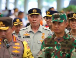 Rivan A Purwantono Bersama Menhub dan Kapolri Tinjau Pelaksanaan Mudik Di Stasiun Pasar Senen.