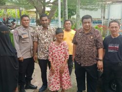 Aparatur Gampong Pie Serahkan Wanita Lansia Yang Kesasar Ke Dinsos Banda Aceh.