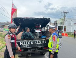 Polres Aceh Besar Tegur Pemilik Mobil Bak Terbuka  Yang Membawa Penumpang.