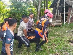 Personil Polres Aceh Besar Bantu Evakuasi Korban Tenggelam.