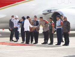 Kapolda Sambut Kedatangan Presiden RI Di Bandara SIM.