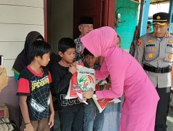 Kapolres Serahkan Kunci Hasil Bedah Rumah Dan Bansos Kepada Warga Kurang Mampu.