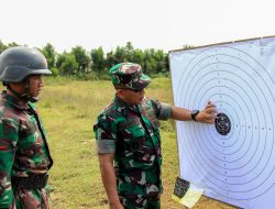 Danrindam IM Tinjau Kegiatan Latihan Menembak Senapan Siswa Infanteri TNI AD.