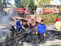 Rumah Kontruksi Kayu Milik Warga Blang Bintang Hangus Terbakar.