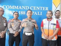 Kakorlantas Tinjau Command Center, Pastikan Pengamanan Operasi Ketupat Terkoordinasi.