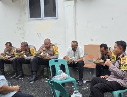 Kapolres Pidie Nikmati Makan Siang Bersama Saat Pengamanan Rapat Pleno KIP.