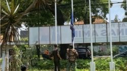 Relawan AMIN Turunkan Bendera Partai NasDem Karena Kecewa Sikap NasDem Menerima Hasil Pilpres.