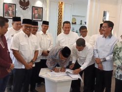 Ketua DPRA Bersama Pj Gubernur Aceh Teken APBA 2024.