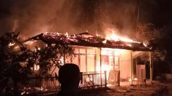 Dua Unit Rumah Kopel di Komplek Dayah Thalibul Huda Ludes Terbakar.