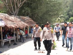 Waka Polres Aceh Besar Pantau Situasi Di Objek Wisata Pantai Lhoknga Dan Riting.