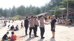 Kapolres Aceh Besar Patroli Kawasan Objek Wisata Pantai Lampuuk.