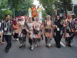 TP PKK Aceh Suport Kontingen Aceh Di HUT Dan HKG PKK di Solo.