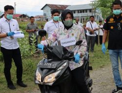 Rekonstruksi Pembunuhan Kajhu, Tersangka di Perankan Oleh Polwan.