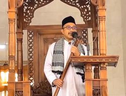 Cagub Muhammad Nazar Dipeusijuk dan Jadi Khatib Jum’at di Aceh Timur.