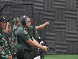 Pangdam IM Bersama Pejabat Pati Kodam IM Lakukan Latihan Menembak Pistol Eksekutif
