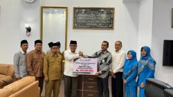 Bank Aceh Cabang Meulaboh Serahkan Zakat Perusahaan Rp 500 juta.