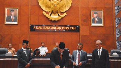 Pj Gubernur Tandatangan Rancangan KUA dan PPAS 2025.