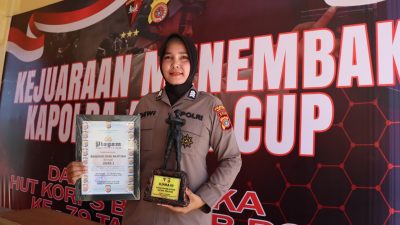 Brigadir Dewi Muftian Raih Juara Tiga Kejuaraan Menembak Kapolda Cup.