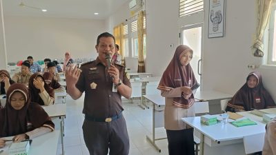 Kejati Aceh Bentuk Generasi Sadar Hukum Melalui Program “Jaksa Masuk Sekolah”.