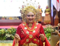 Cut Rezky Handayani: Busana Adat Aceh Besar Jadi Inspirasi Pada Peringatan Hari Ibu.