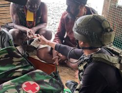 Satgas Pamtas RI–PNG Kewilayahan Yonif 112/DJ Kodam IM gelar pengobatan gratis di Puncak Jaya.