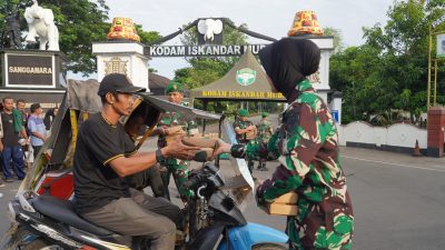 Kodam IM Gelar Kegiatan Rutin Jum’at Berkah Membagikan 182 Paket Makanan Gratis.