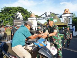 Kodam IM Bagikan 163 Paket Makan Gratis Di Jum’at Berkah.