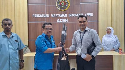 Plt Kabid Humas Bank Aceh Berkunjung Ke Kantor PWI Aceh.
