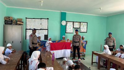 Ditpolairud Polda Aceh Edukasi Pelajar tentang Pentingnya Kebersihan Pantai.