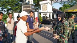 Kodam Iskandar Muda Bagikan 183 Paket Makan Gratis Kepada Masyarakat.