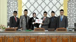 Walikota Serahkan Dokumen Raqan RPJM Banda Aceh Tahun 2025-2029 Ke DPRK.