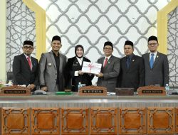 Walikota Serahkan Dokumen Raqan RPJM Banda Aceh Tahun 2025-2029 Ke DPRK.