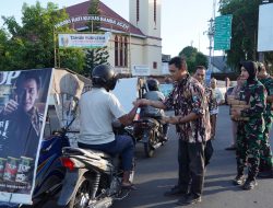 Kodam IM Bersama FKPPI Dan Mahasiswa USK Bagikan 201 Paket Makan Di Jum’at Berkah.