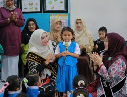 Bunda PAUD Aceh Besar Dampingi Bunda PAUD Aceh Tinjau MPLS di Blang Bintang.