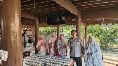 Kapolda Aceh Tinjau Program PMT Bagi Ibu Hamil dan Lansia di Gampong Tibang.