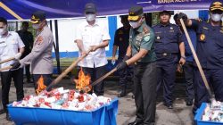 Pangdam IM Hadiri Pemusnahan Barang Ilegal Bersama Bea Cukai Aceh.