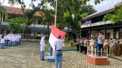 Kompol Akmal Pimpin Upacara di SMA Negeri 2 Banda Aceh.
