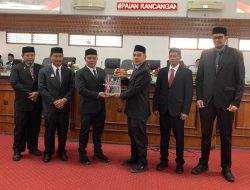 Bupati Aceh Besar Serahkan Rancangan KUA dan PPAS APBK  2026 Kepada DPRK.