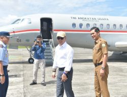 Usai Kunker dari Istanbul, Menlu Sugiono Transit di Aceh.