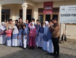 Kadisdik Aceh Murthala Motivasi Siswa SLB Pembina Provinsi.